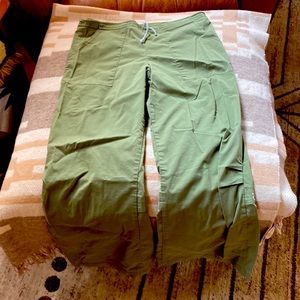 Be present yoga capris